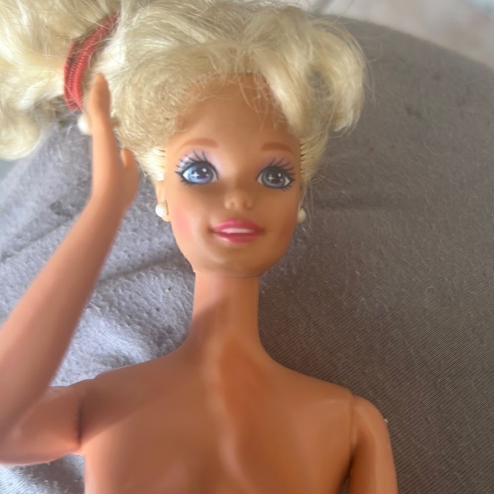 Vintage barbie head 1976 body 1966 lined hair blue eyes pink lipstick Mattel
